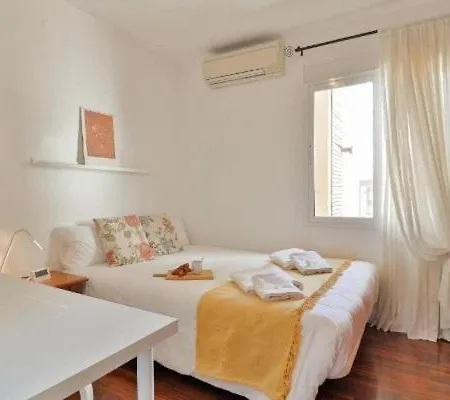 Big Apartment, Close To Train Station Daire