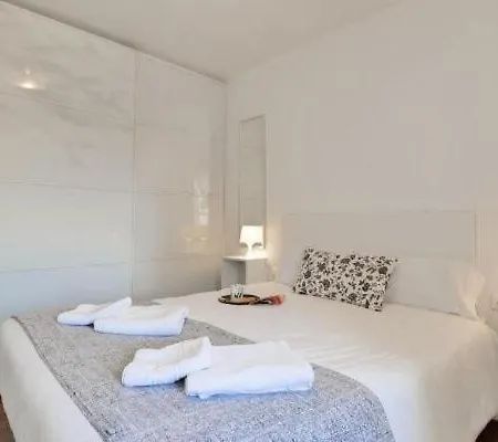 Daire Big Apartment, Close To Train Station Málaga