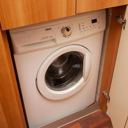 Big Apartment, Close To Train Station Daire