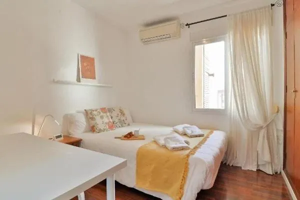Big Apartment, Close To Train Station Apartmán