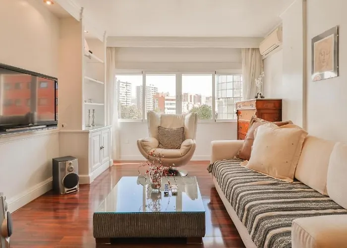 Big Apartment, Close To Train Station Apartmán