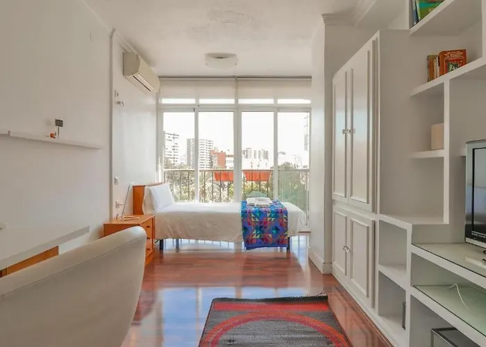 Apartmán Big Apartment, Close To Train Station Màlaga