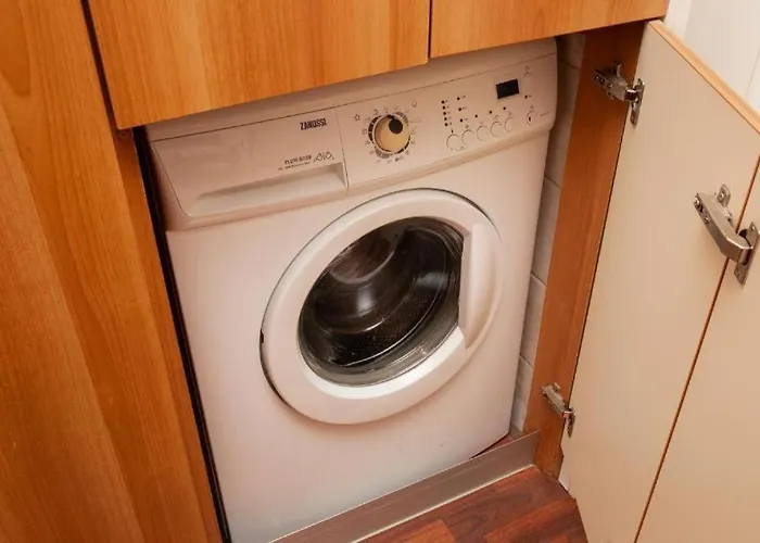 Big Apartment, Close To Train Station Apartmán
