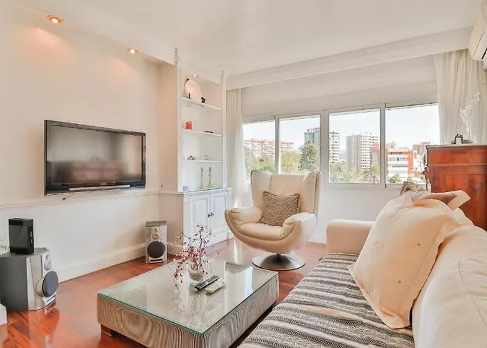 Big Apartment, Close To Train Station Apartmán