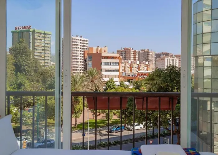 Apartmán Big Apartment, Close To Train Station
