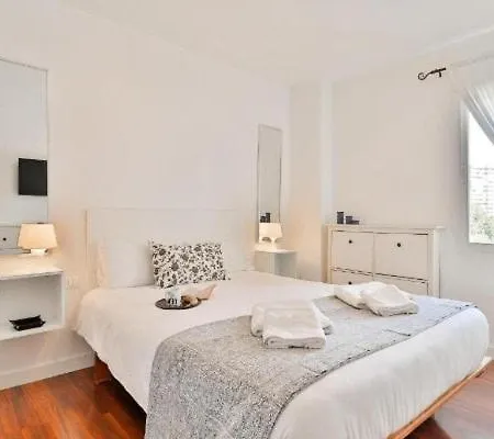 Big Apartment, Close To Train Station Apartamento *