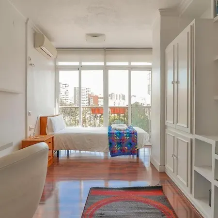 Apartamento Big Apartment, Close To Train Station Málaga